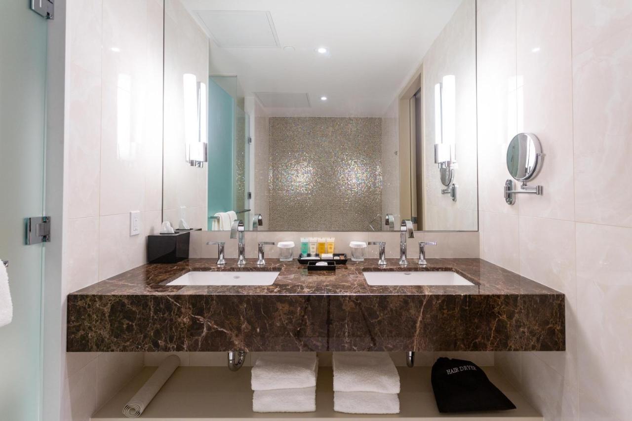 Sutton Place Hotel โตรอนโต ภายนอก รูปภาพ