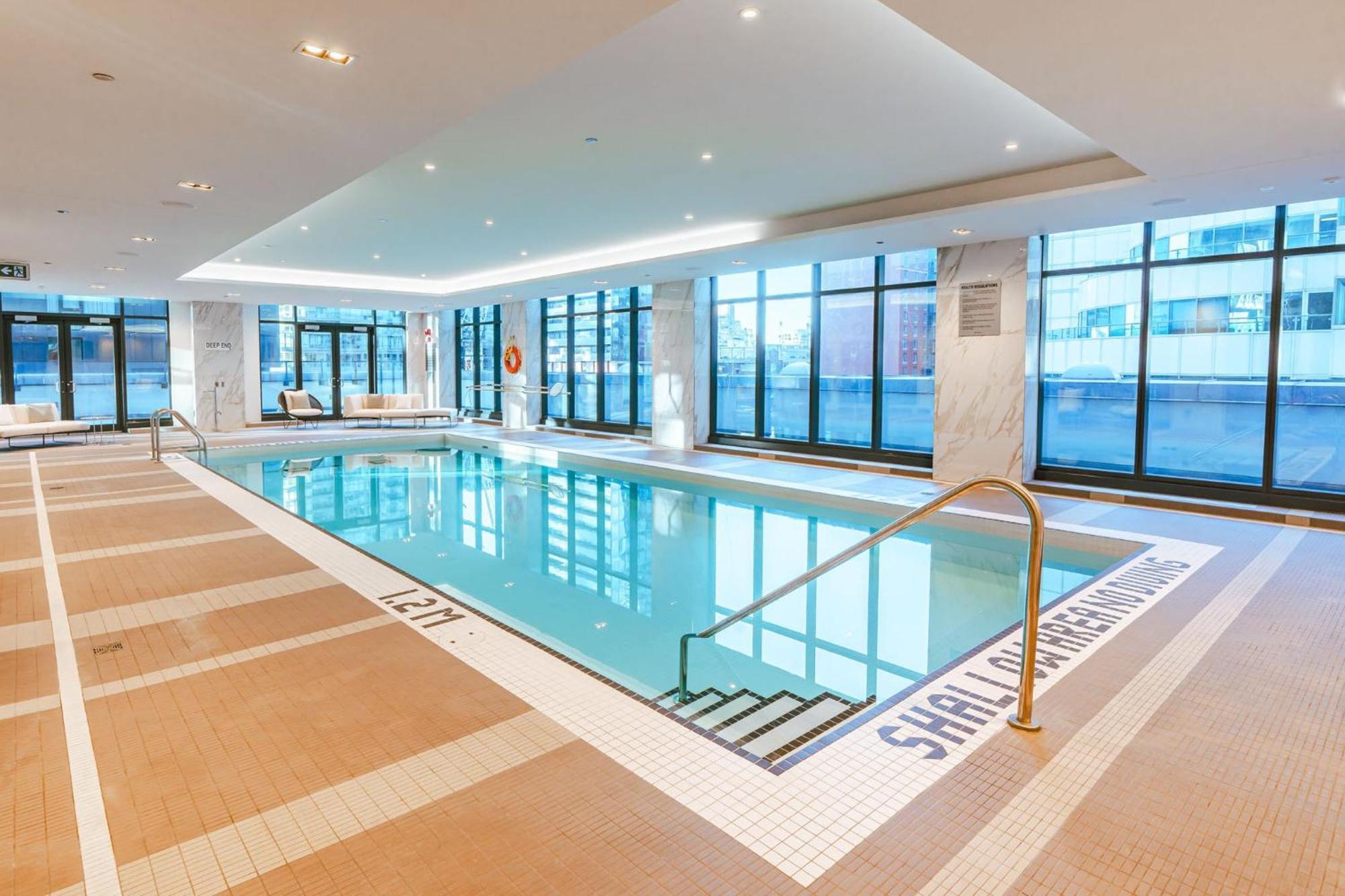 Sutton Place Hotel โตรอนโต ภายนอก รูปภาพ